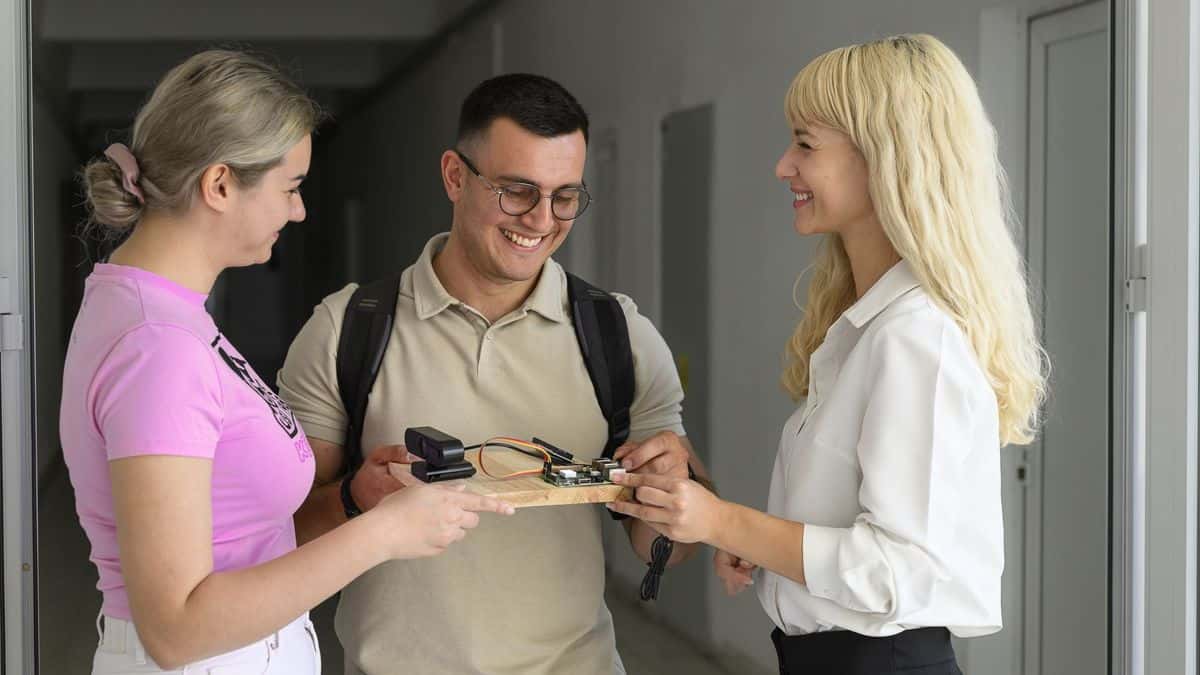 Facultatea de Electronică, Telecomunicații și Tehnologii Informaționale (ETcTI)